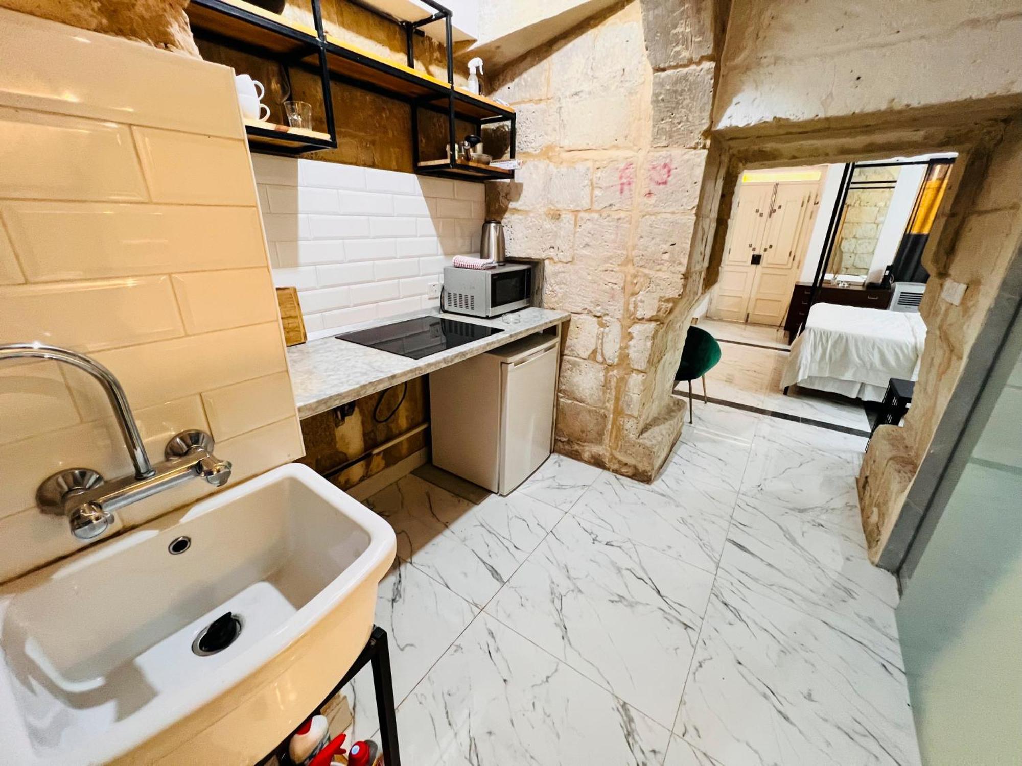 Charming Townhouse Prime Area Valletta Apartment Exterior photo
